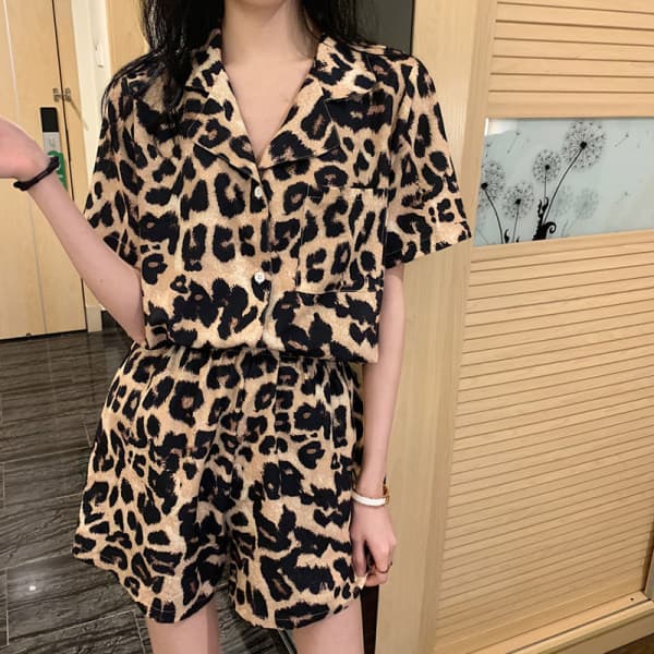 Factory Direct Multiple Styles Korean Ins New Summer Pajamas for Women, Short Sleeve and Shorts Leopard Print Beauty Set Homewear