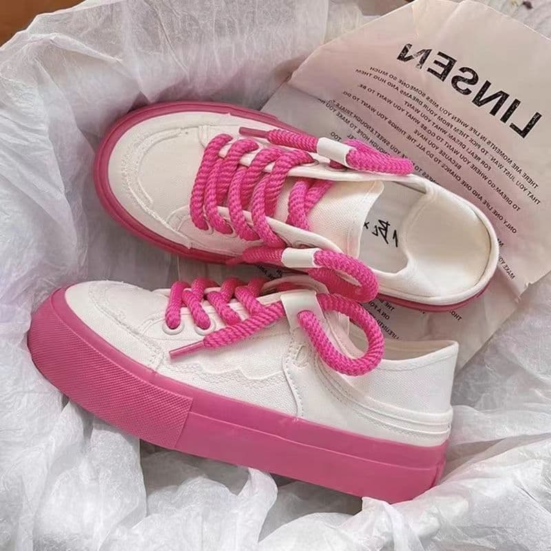 Slip-on, breathable, versatile, two-way slip-on canvas shoes for women, niche design, white shoes, thin style for autumn.