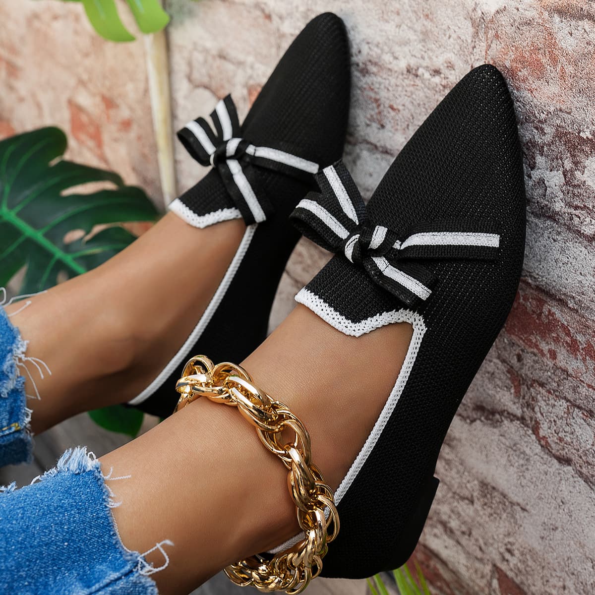 Women's Large Size Flat Shoes, 2025 Spring Pointed Toe Fashion Fly Knit Slip-On Casual Shoes