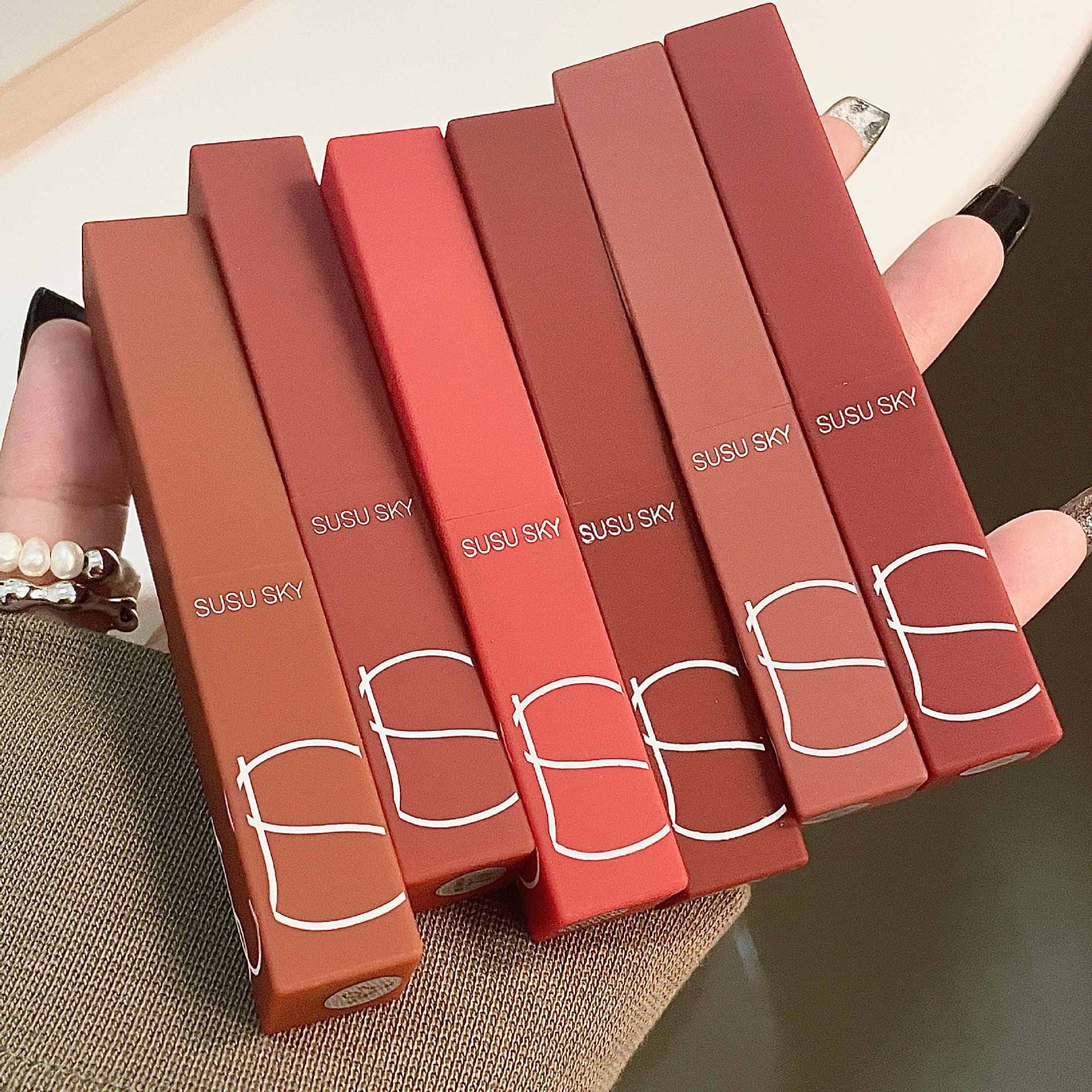 SUSU SKY Small Square Tube Matte Fine Tube Lipstick Velvet Milk Tea Bean Color Niche Lipstick
