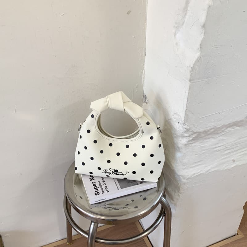 Korean Minimalist Polka Dot Crossbody Bag 2026 New Unique Daily Commute Small Handbag for Women