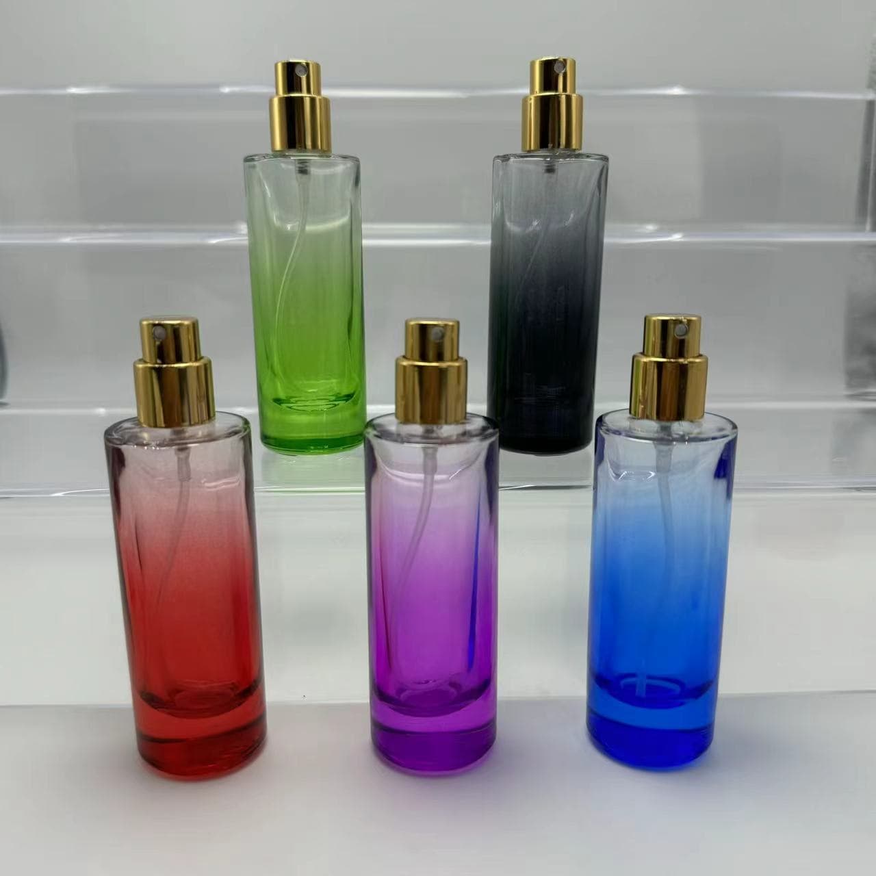 High-end screw-top press-type portable perfume spray bottle, small capacity glass perfume dispenser, cosmetic bottle.