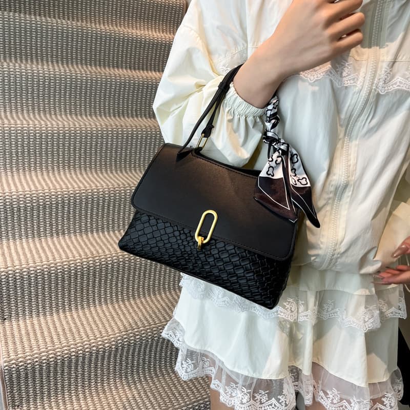High-end women's commuter bag, 2025 new style, elegant crossbody bag, fashionable color-blocked versatile shoulder bag, handbag, tote bag.