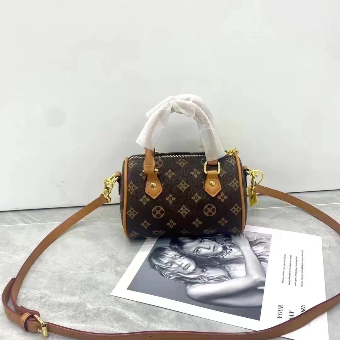 Louis Fanghua New Style Pillow Bag, Internet Celebrity Drop Shipping Mini Crossbody Bag, Elegant Textured Boston Bag