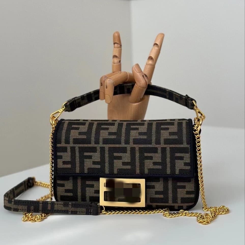 European American New Vintage Classic Monogram Handbag Single Shoulder Crossbody Bag F Brand Baguette Bag