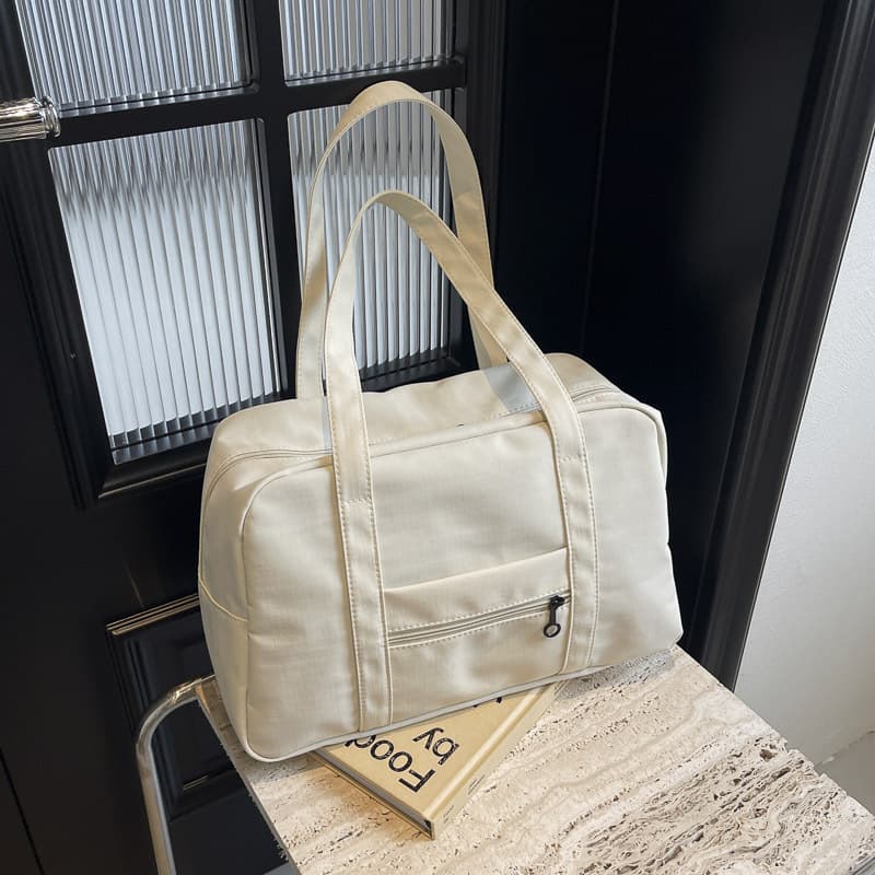 New Large Capacity Handbag Lightweight Nylon Tote Travel Bag Sports Gym Bag Lightweight Storage Shoulder Bag for Women