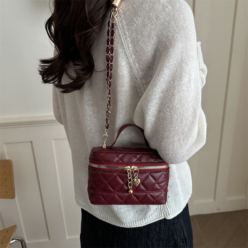 Quilted Embroidery Fashion High-Value Handbag 2026 Spring/Summer New Versatile Ins-Style High-Value Shoulder Crossbody Bag