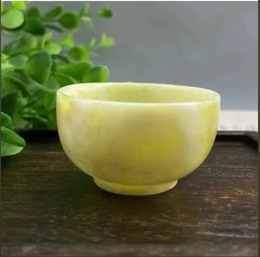 Wholesale of Lantian jade cups and small teacups, jade wine cups and tea sets, for street vendors, night markets, temple fairs, exhibitions, and trade shows, as well as gifts.