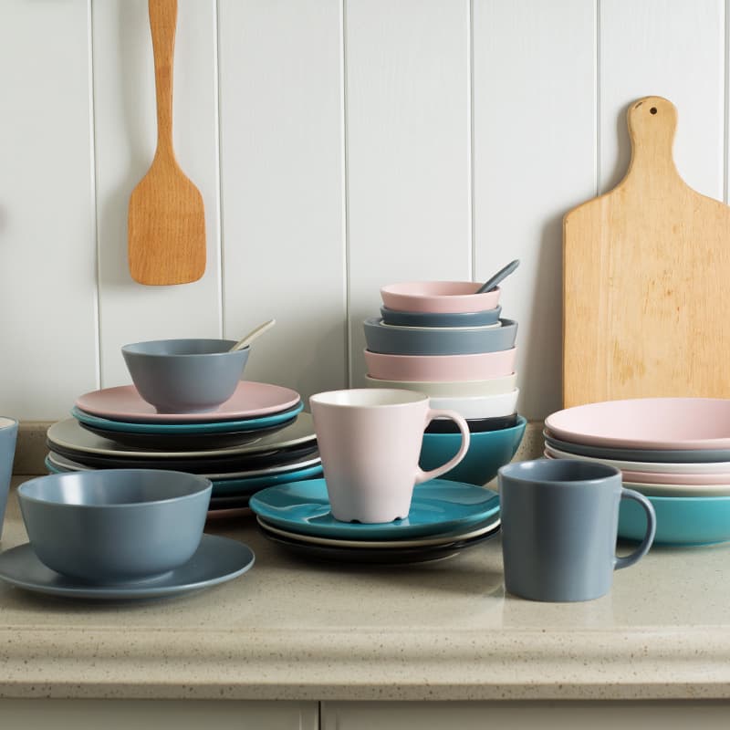 Creative Fashion Minimalist Ceramic Dinner Set Wholesale Colorful Western Restaurant Steak Plate Coffee Mug Rice Bowl Noodle Bowl