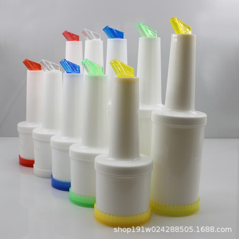 Factory wholesale supplier of bar counter cocktail shakers, colored plastic buckets, juice jugs, juice bottles, and 1L cocktail shakers.