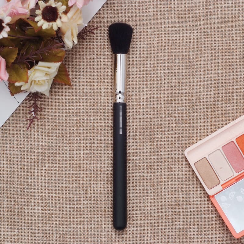 Factory direct sales of M brand 109# copper tube. Goat hair makeup tool soft light makeup brush
