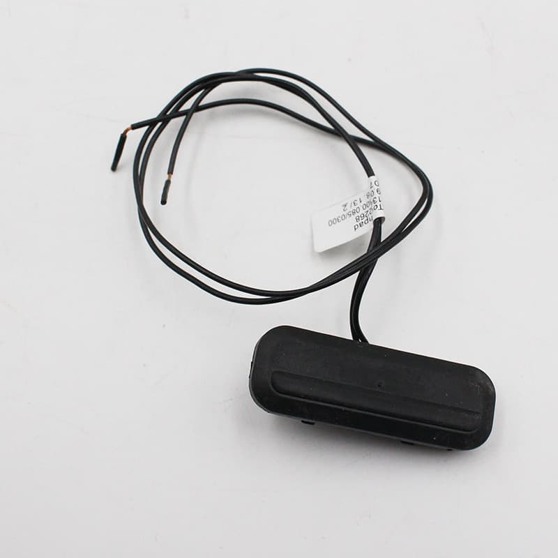 Applicable to Chevrolet Cruze trunk/tailgate switch, luggage compartment cover switch 95961097 Automotive Parts