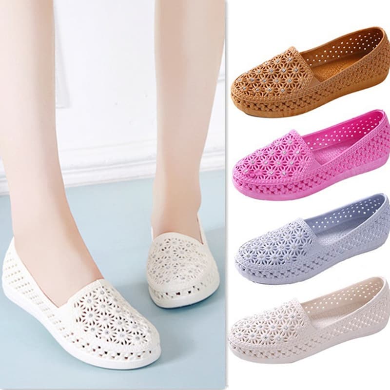 Free Shipping Nurse Shoes Summer Women White Plastic Sandals Soft Sole Flat Bottom Rhinestone Beach Shoes Rain Shoes