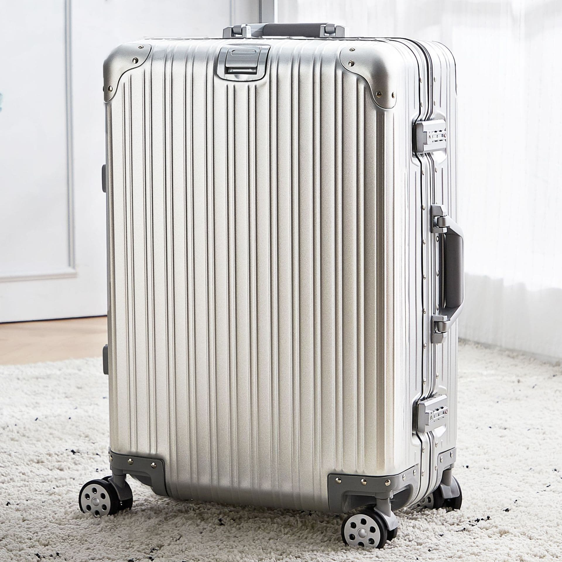 Aluminum-Magnesium Alloy Men's Luggage with Password Lock, Women's Trolley Case 20-inch Carry-On Travel Suitcase, Metal Hard Business Suitcase Wholesale