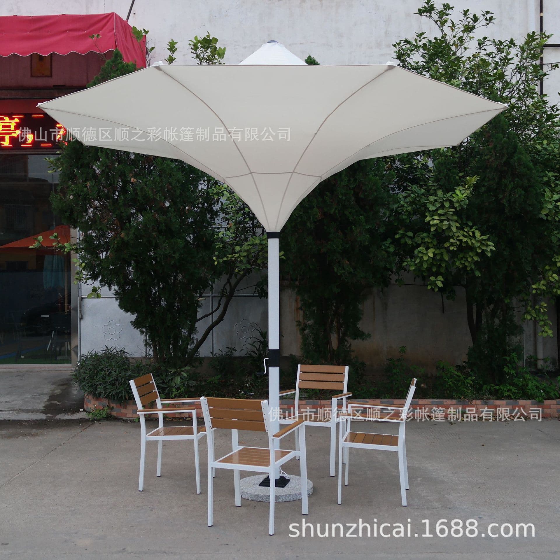 Outdoor Patio Umbrella with Lights for Garden, Villa, Hotel, and Pool Area
