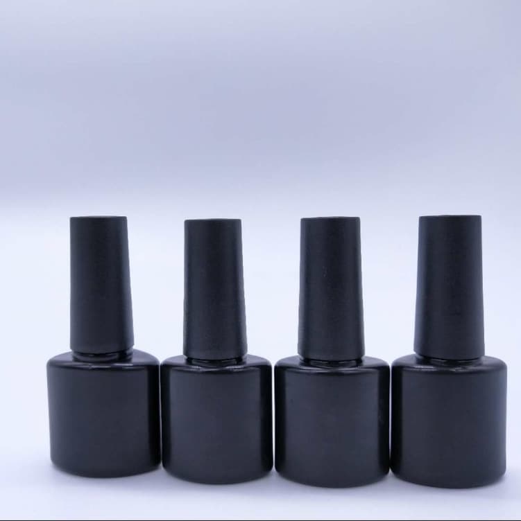 8ml new style nail polish gel plastic flat bottles with leak-proof inner stopper and brush, PE black light-protected, factory direct sales.