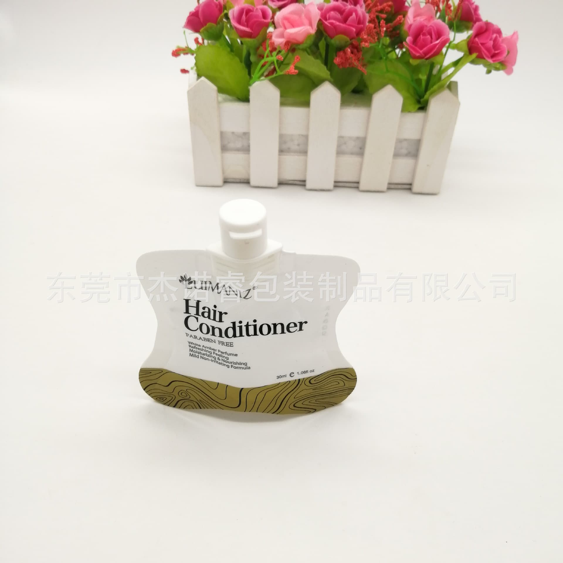 Factory produces nozzle bags, creative skin care product packaging bags, essence cosmetics aluminum foil bags, nailed at discounted prices