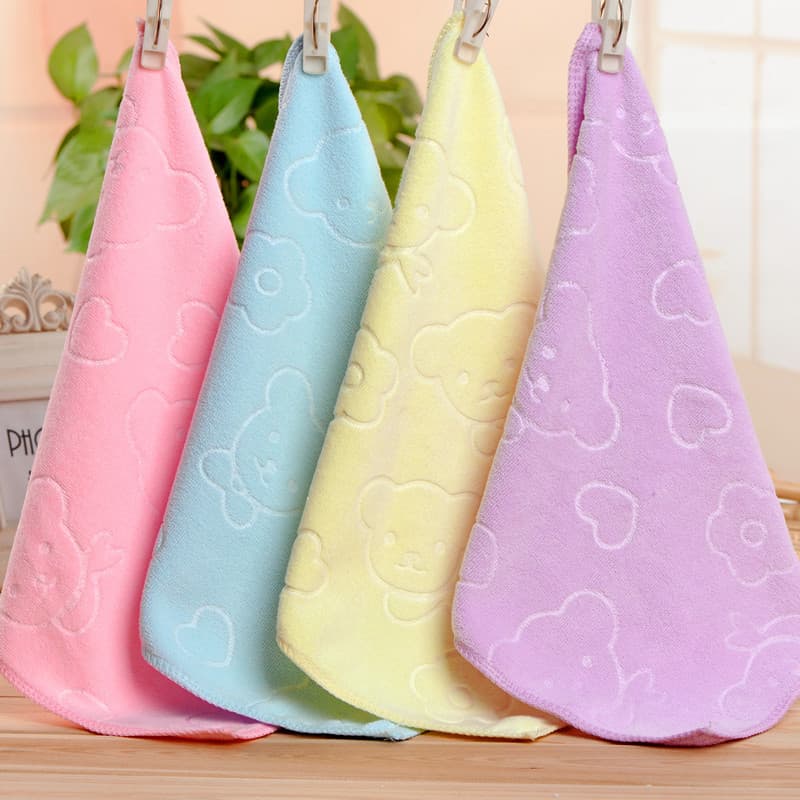 Manufacturer wholesale microfiber embossed 25*25 small square towels, absorbent, soft, thickened gift towels with logo customization.