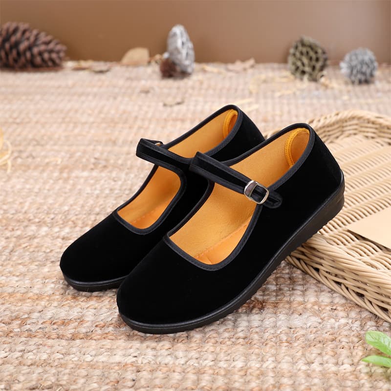 Women's black cloth shoes with a flat, non-slip, square-toed design, suitable for hotel work, and dance. Wholesale.