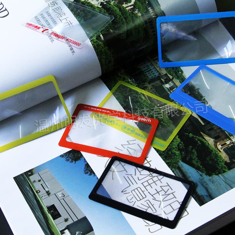 Manufacturer Direct Business Card Card Magnifier Ultra-Thin Fresnel Portable Magnifier 3x Professional High Quality