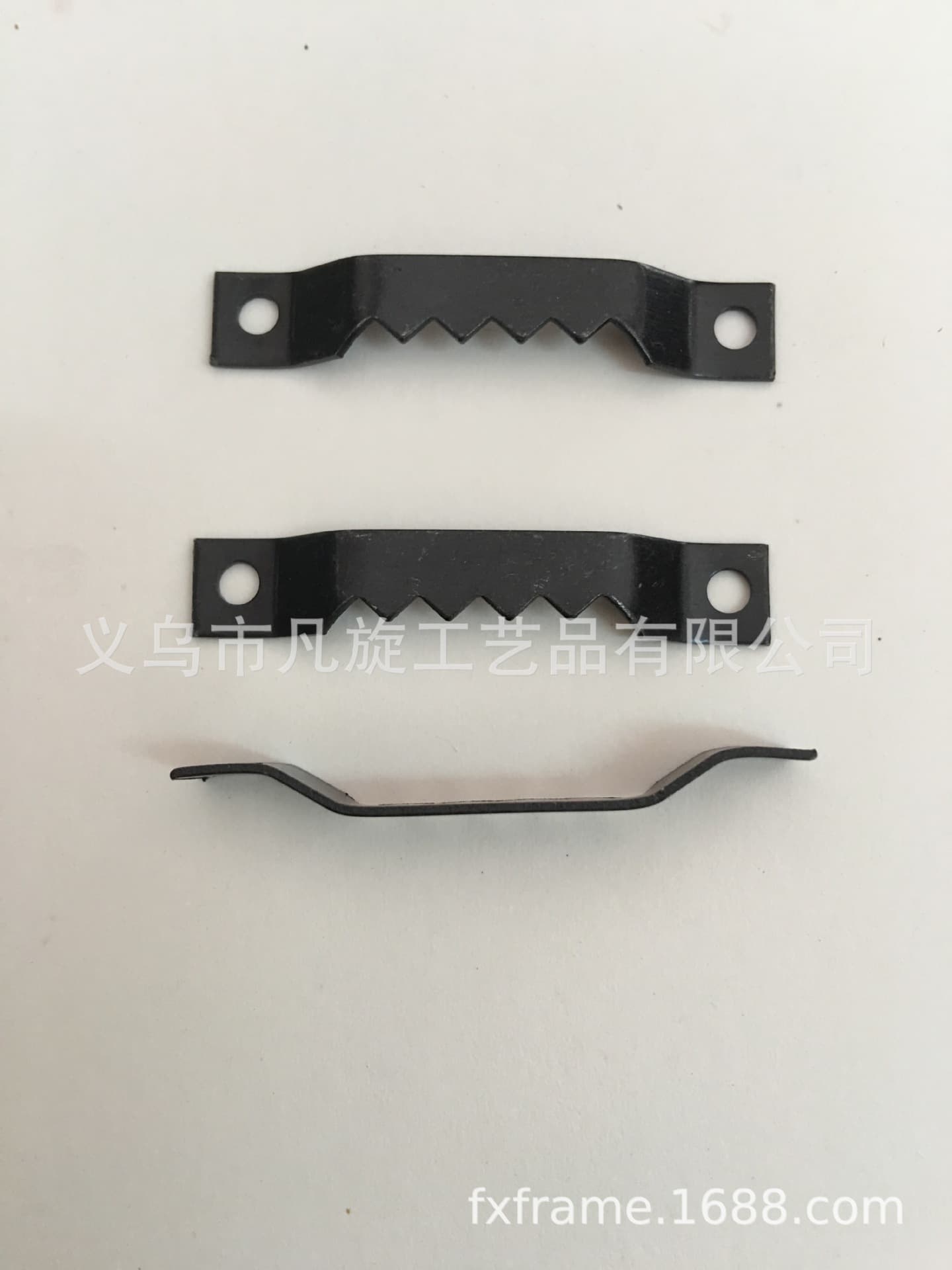 Frame hooks, hot-selling on cross-border e-commerce platforms Amazon and AliExpress, black thick serrated hooks, can be packaged separately.