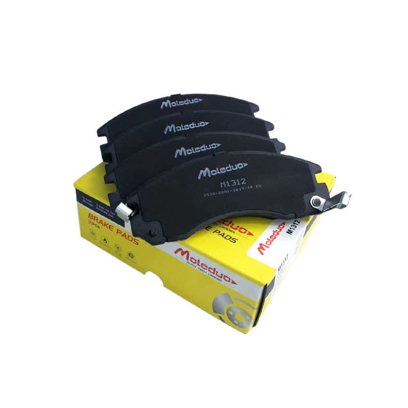 Ceramic front brake pads D530 suitable for Cheetah CS6, Mitsubishi Deluxe, Liga, Pajero, and Galant vehicles.
