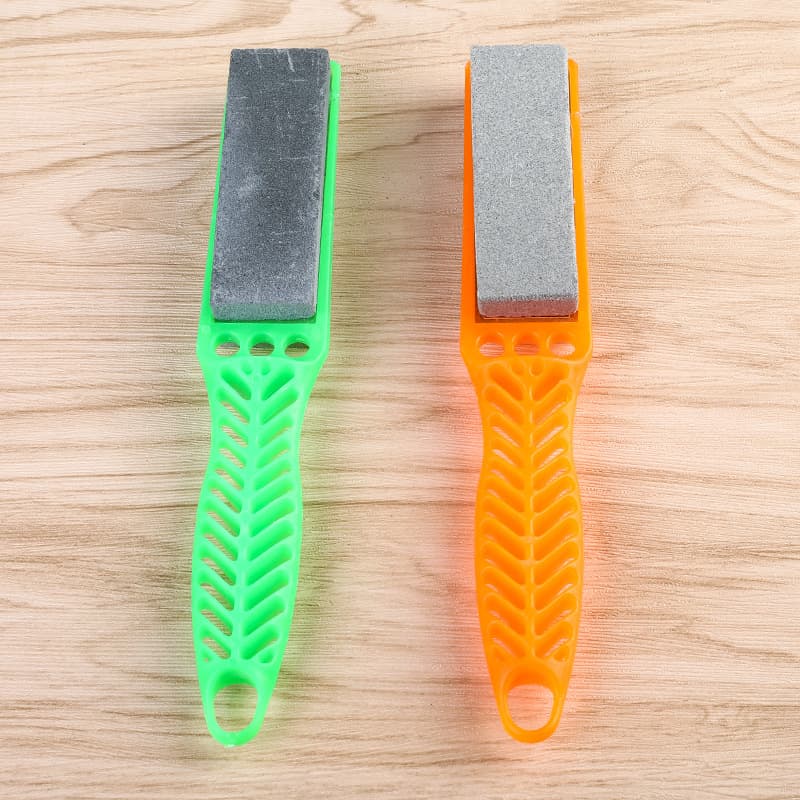 Double-sided kitchen knife and scissor sharpener, colorful handheld sharpener, wholesale price 2 yuan.