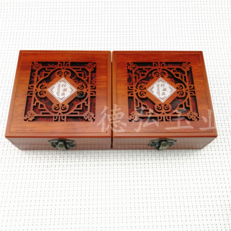Factory wholesale Yellow Wood Hollow bracelet packaging box bracelet Jade gift jewelry jewelry box