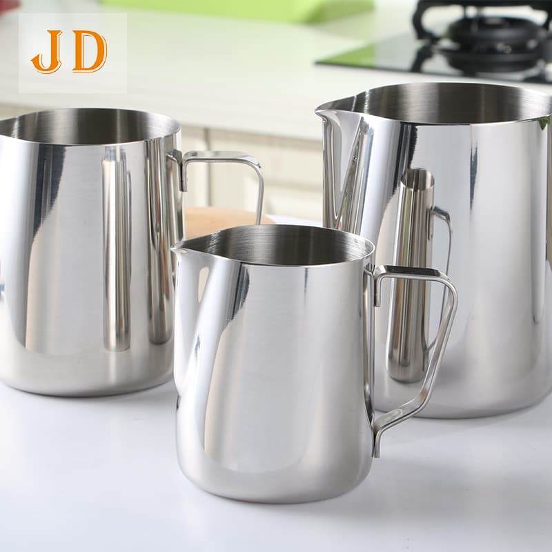 Thickened stainless steel latte art cup with pointed spout, coffee latte art pitcher, milk frothing pot, stainless steel coffee utensils