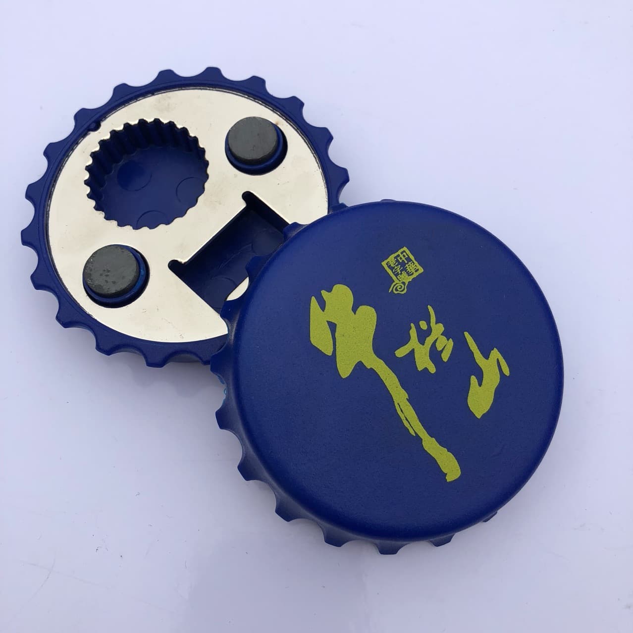 Fridge magnet bottle opener, popular bottle cap type, plastic beer opener, stainless steel bottle opener, logo printing, beer advertising.