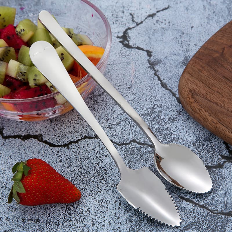 304 Stainless Steel Mud Scraper Spoon with Serrated Edge for Baby Fruit Puree, Creative Infant Feeding Utensil