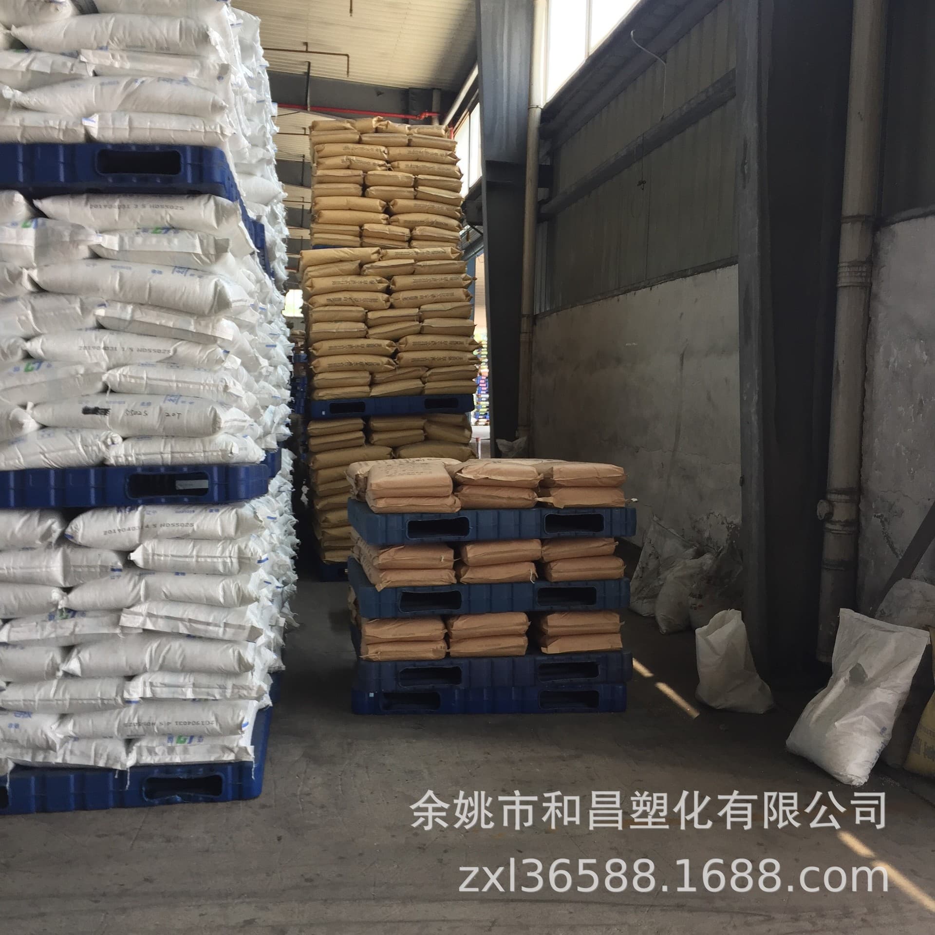 Black substitute for virgin PPS high-temperature resistant enhanced 40% chemical-resistant engineering plastic pellets, eco-friendly and recyclable, available in stock.