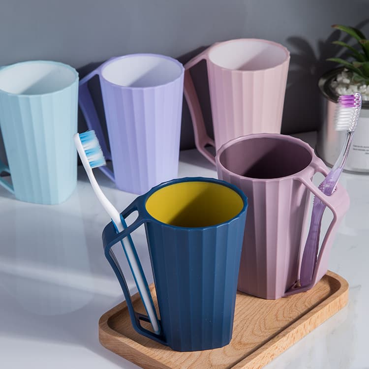 Creative Double-layer Plastic Rinsing Cup with Handle for Couples, Wholesale Dual-color Toothbrush Holder