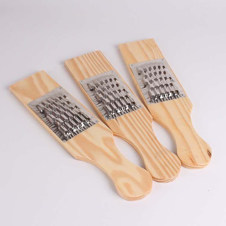 Factory direct supply wooden handle stainless steel small radish grater grater 2 yuan department store daily necessities wholesale