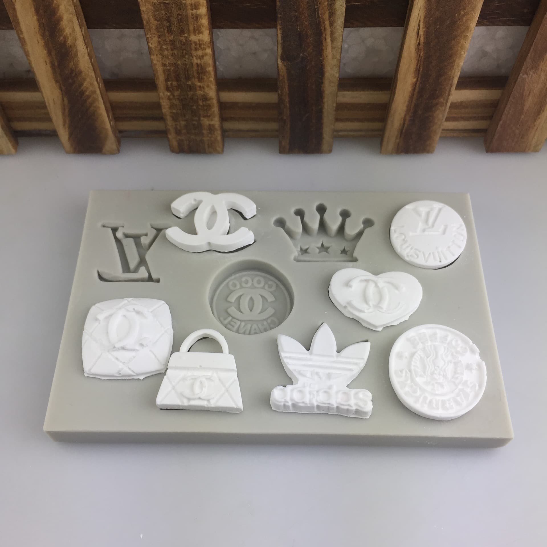 More Than 10 Types of Bag Modeling Logo Gypsum Aromatherapy Silicone Mold Manual Sugar Cake Baking Mold Sugar Tools
