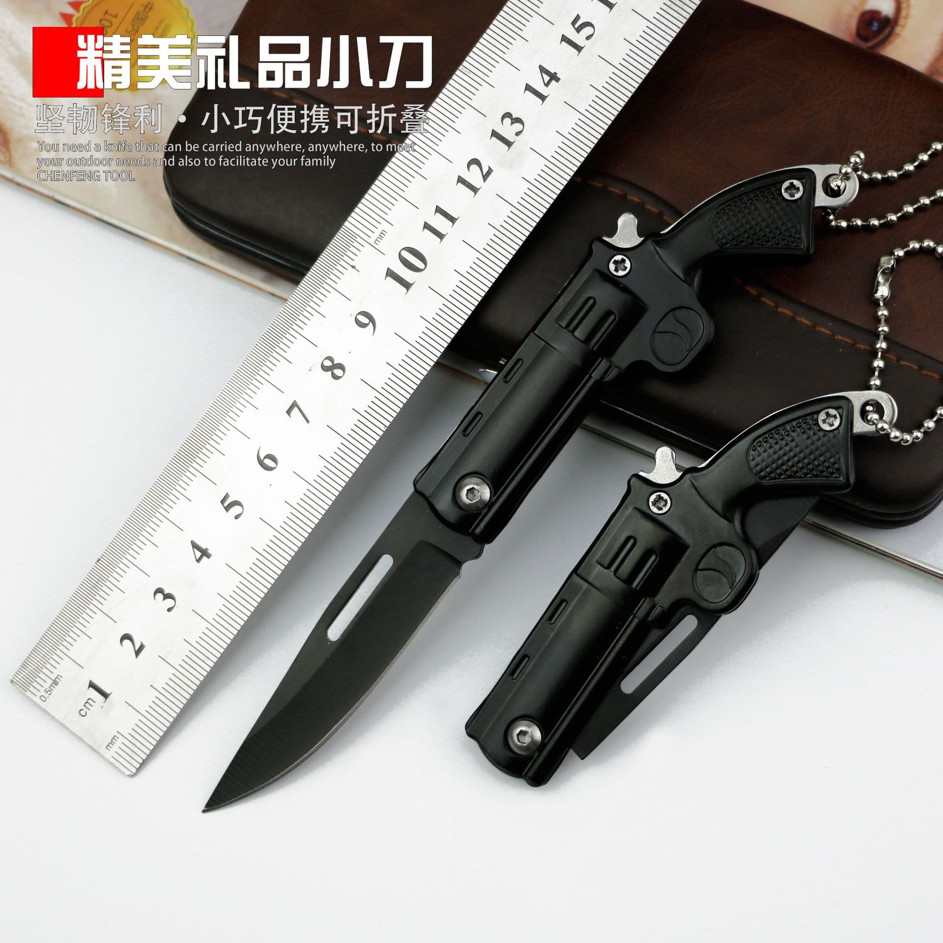 Outdoor folding knife, exquisite outdoor knife, mini fruit knife, portable stainless steel self-defense knife wholesale.