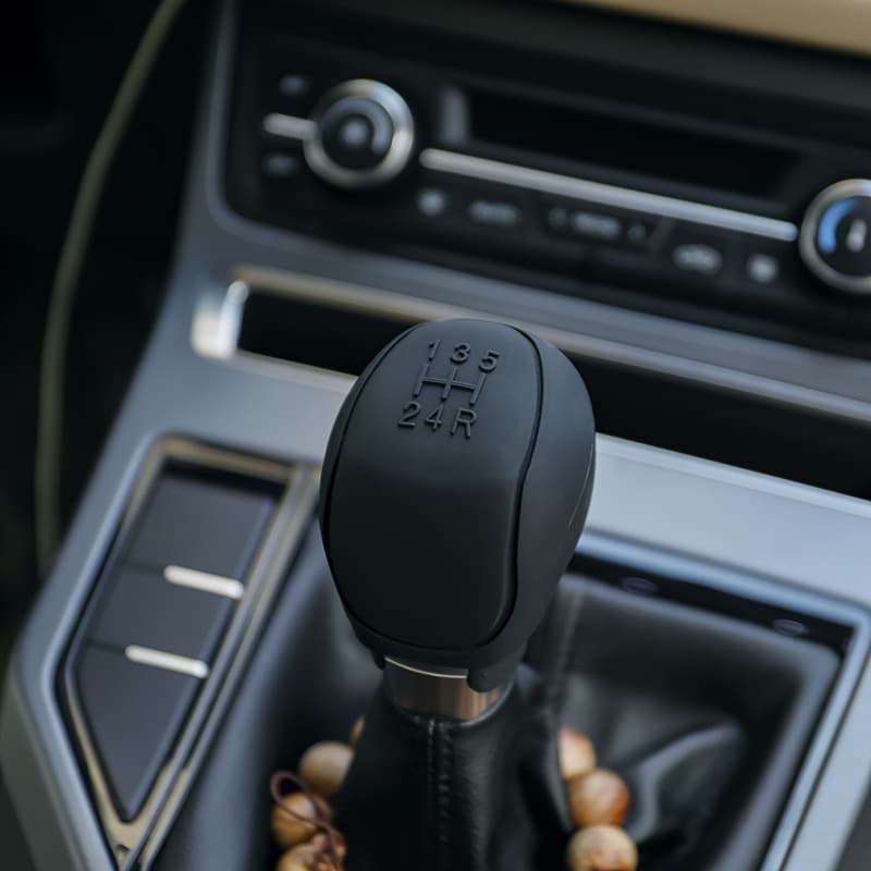 Suitable for Ford gear shift covers, silicone gear shift covers, universal anti-slip car handbrake covers, manual gear shift head covers.