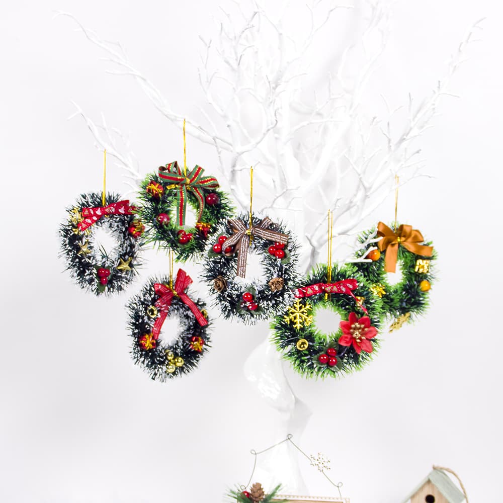 Xibao New Christmas Decoration PVC Mini Christmas Wreath Creative Christmas Red Berry Gift Bag Wreath Hanging Ornament