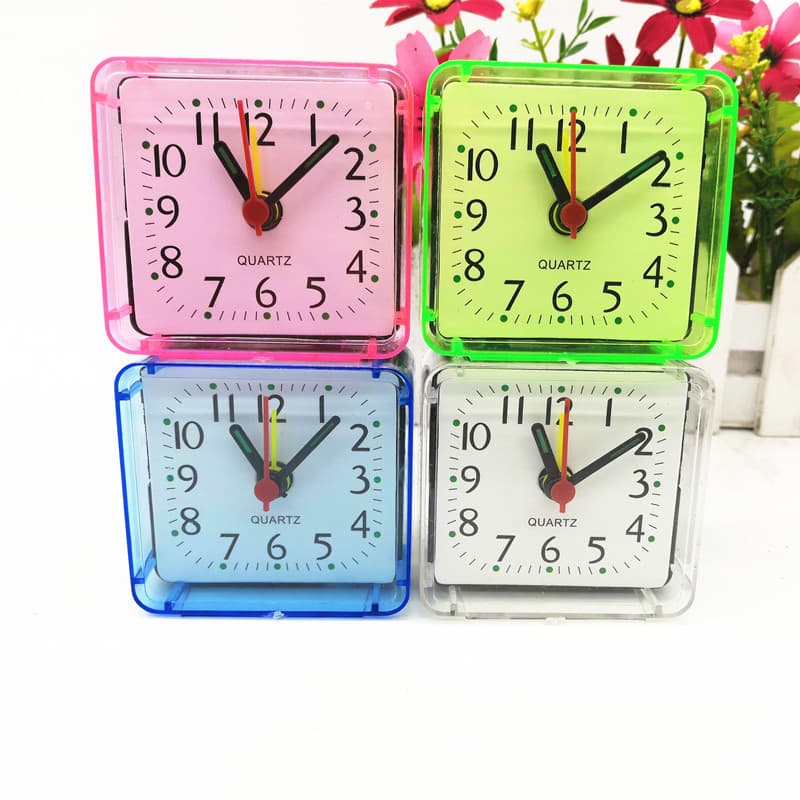 Creative square crystal small alarm clock, candy-colored fashionable bedroom student gift, promotional small alarm clock.