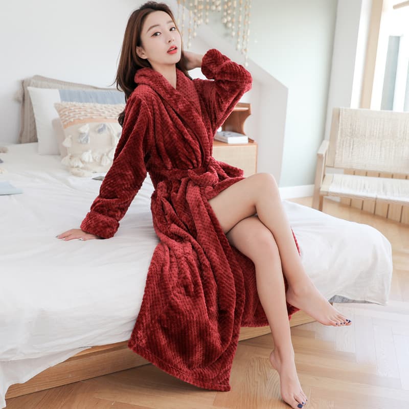Autumn and winter flannel nightgown for women and winter pineapple plaid thickened long sexy pajamas couple bathrobe men's coral velvet bathrobe