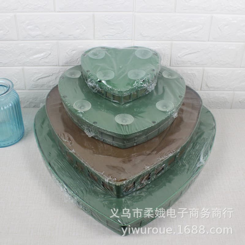 Mud-included heart-shaped flower mud for wedding shop decoration with suction cups, large V-shaped flower insertion mud, DIY props for wedding cars