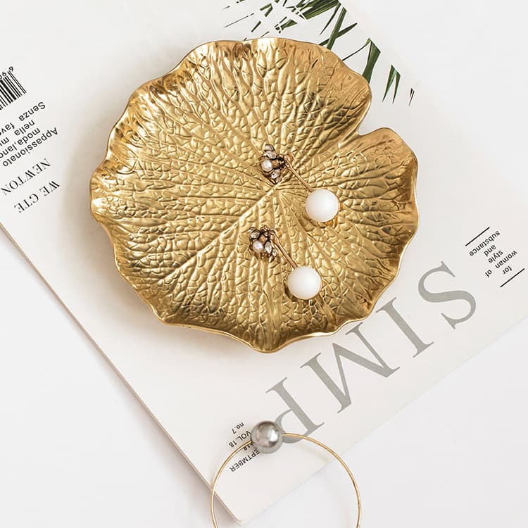 Metal Decorative Leaf Ring Holder Jewelry Storage Tray Dresser Utensil Tray Wedding Gift