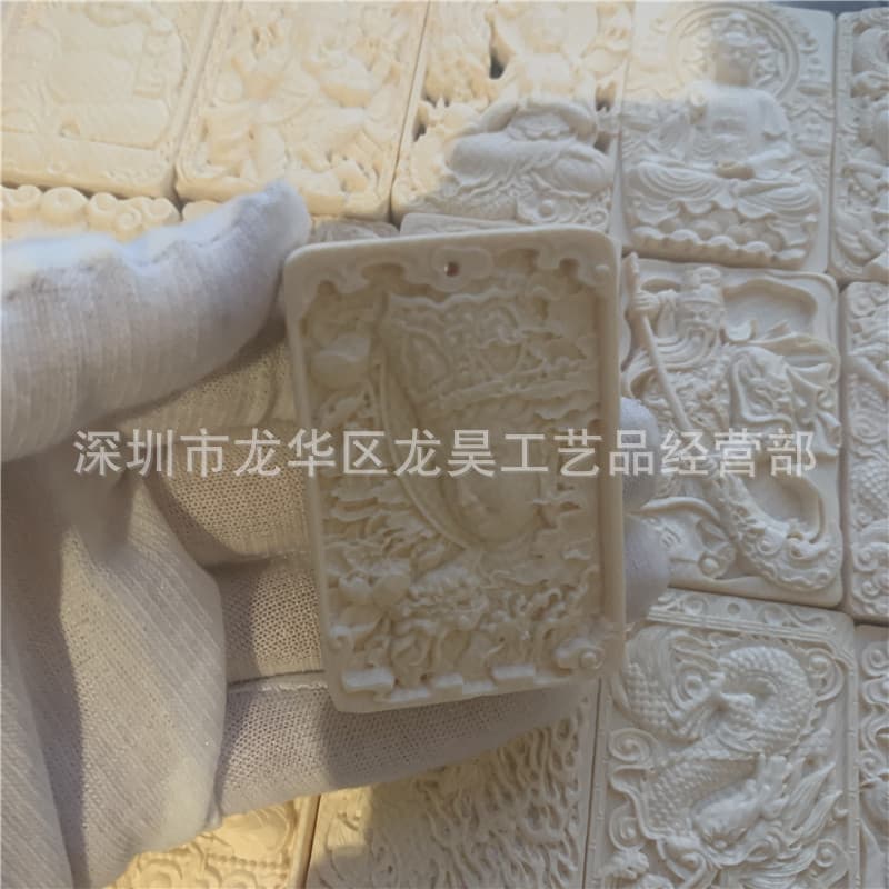 Imitation Ivory Buddha Pendant Bone Carving Craft Ornament Gift Thailand Travel Cultural Artifact Material