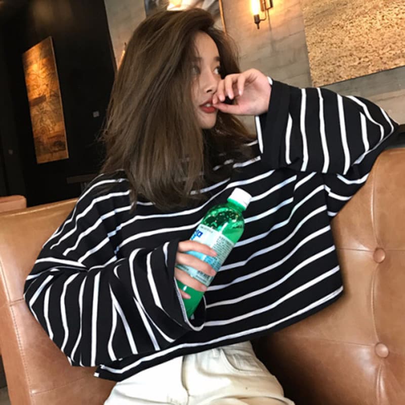 Black and White Stripe Long Sleeve T-Shirt Women's Loose-Fit Round Neck Versatile Korean Style Casual Wear