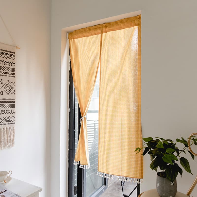 Wholesale Japanese-style punch-free fabric blackout door curtains for bedrooms and bathrooms small fresh plaid partition curtains