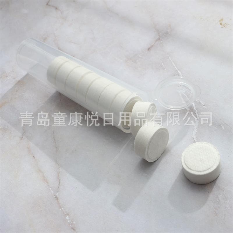 Factory direct supply of disposable facial cleansing wipes in PVC plastic tubes, non-woven compressed face towels, compressed towels, cross-border e-commerce.