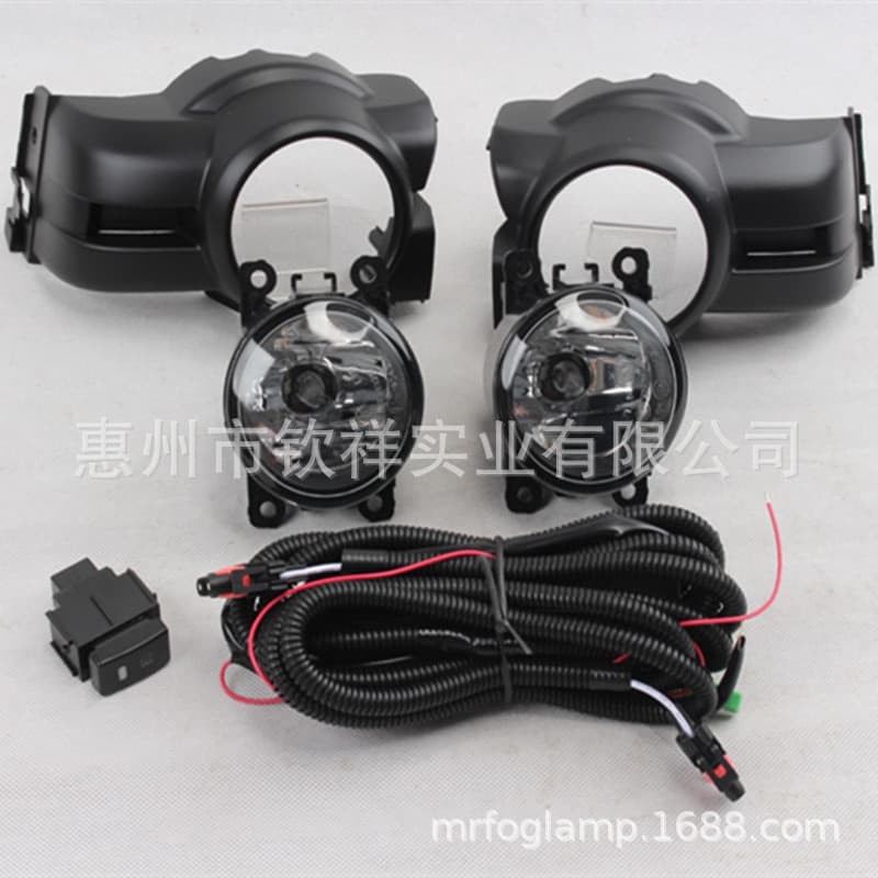 Suitable for Nissan 15-17 URVAN NV350 RIDER front fog light lighting anti-fog light front bumper light