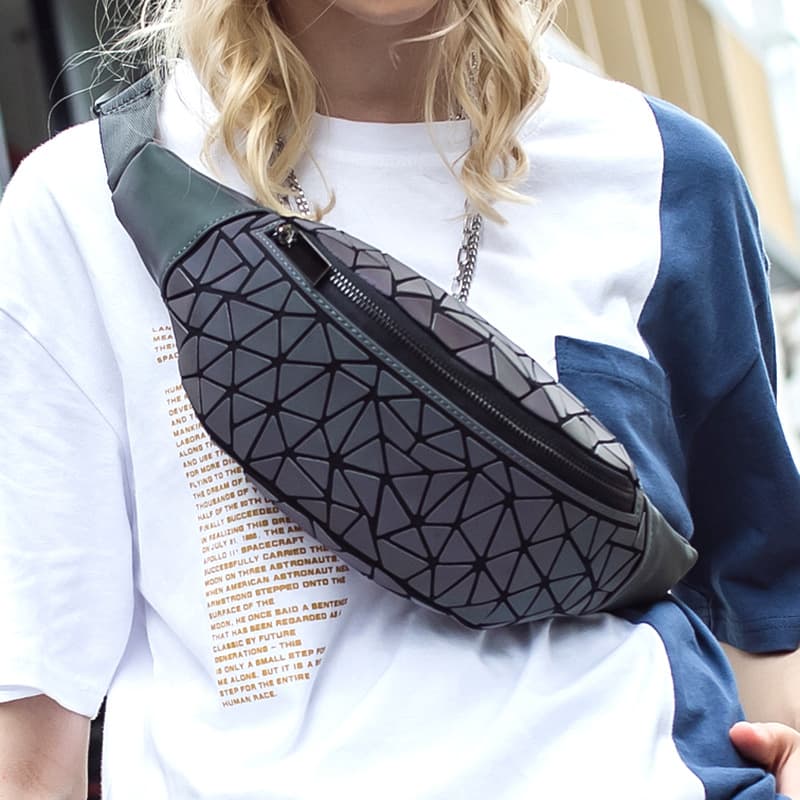 2025 New Cross-Body Waist Bag Fashion Sports Chest Bag European and American Outdoor Sports Waist Bag Luminous Diamond Men's Waist Bag