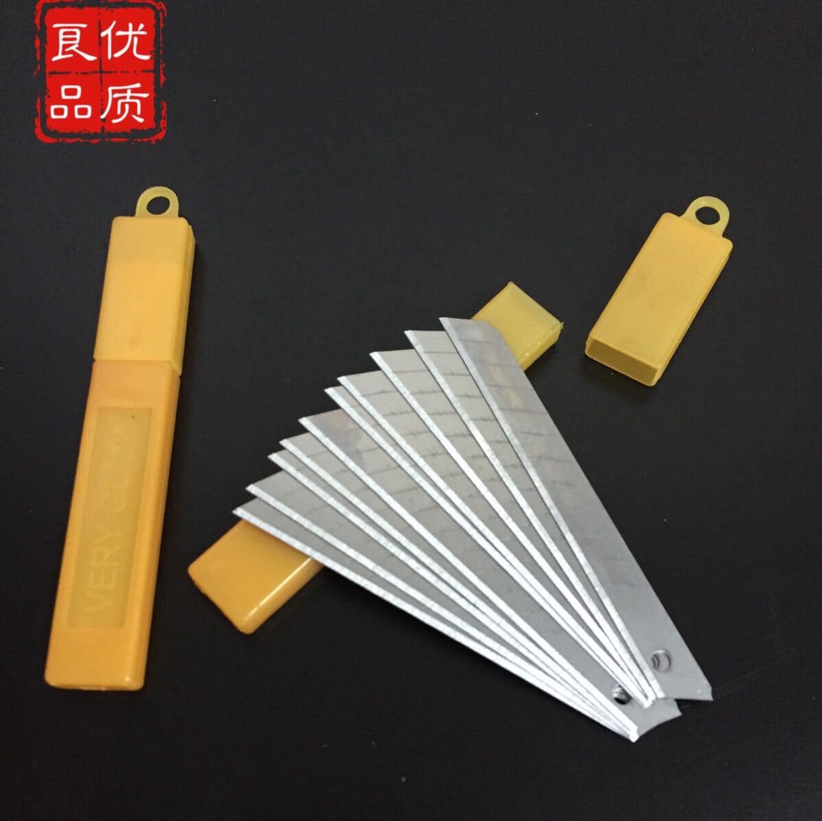 Factory direct sales of small 9mm A-80 utility knife blades, paper cutter blades, utility knife blades.