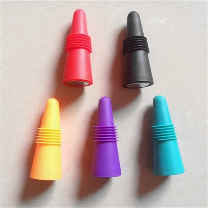 Factory direct supply of kitchenware, wine stoppers, stainless steel bottom wine bottle stoppers, colored wine stoppers, red wine bottle stoppers